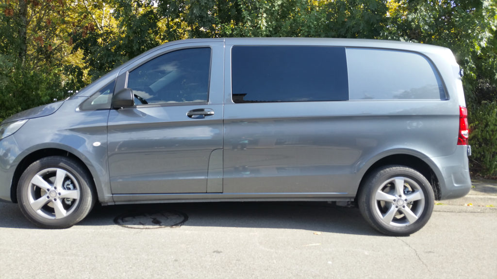 Mercedes Vito gris avec vitres teintées